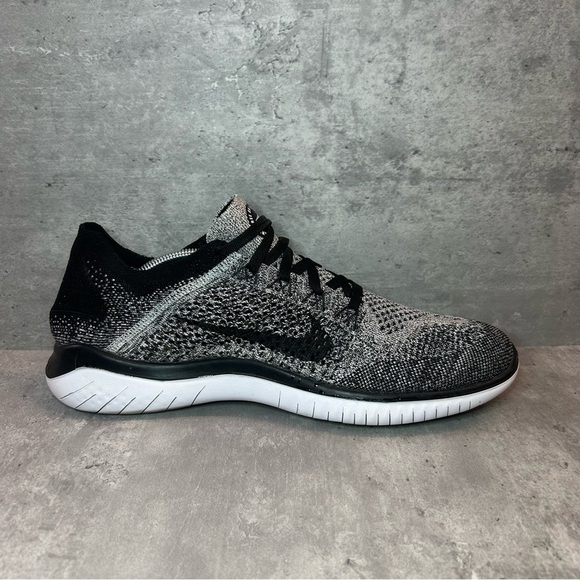 Nike Free Run Flyknit Running Shoes Womens sz 8 - black/grey - Picture 3 of 6